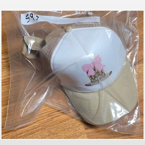 New Trucker Hat Cowboy Boots Pink Bow Tan & White - Picture 14 of 14